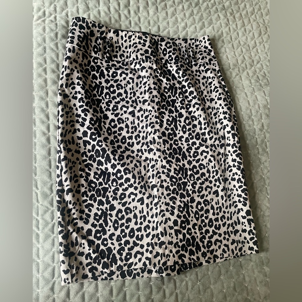 Pencil skirt leopard print